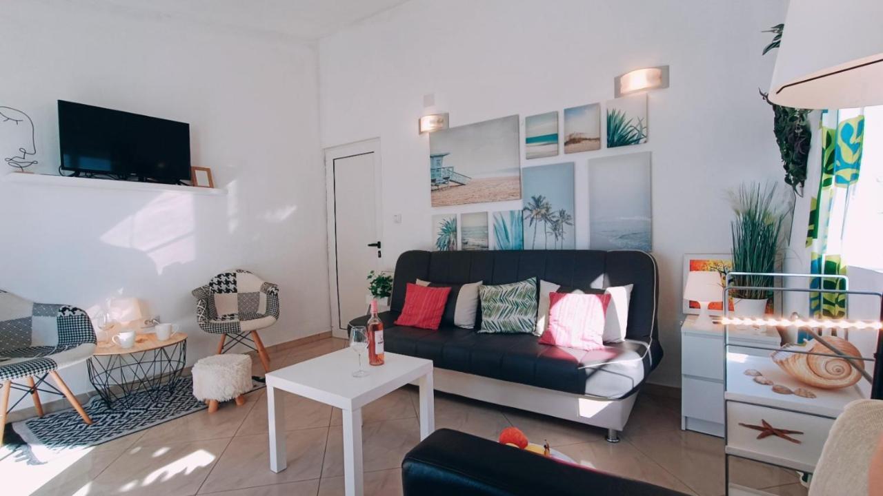 Beach Apartment With Beach Chairs N.1 Utjeha Exterior photo