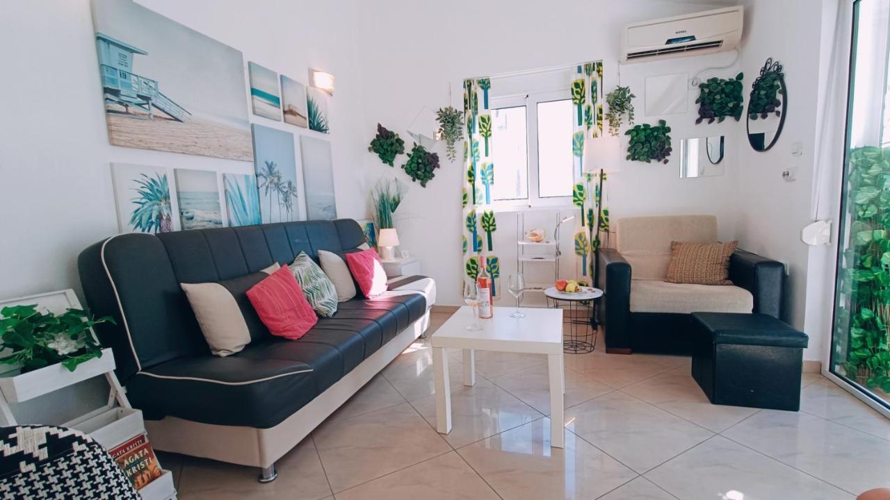 Beach Apartment With Beach Chairs N.1 Utjeha Exterior photo
