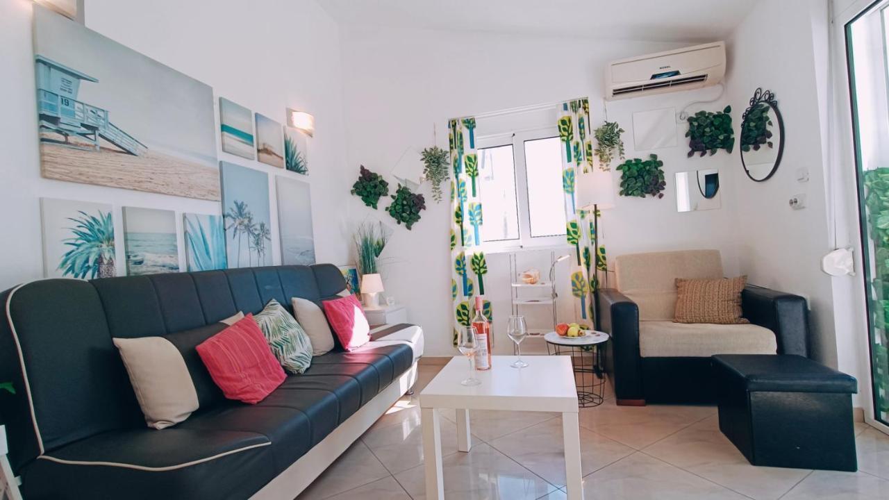 Beach Apartment With Beach Chairs N.1 Utjeha Exterior photo