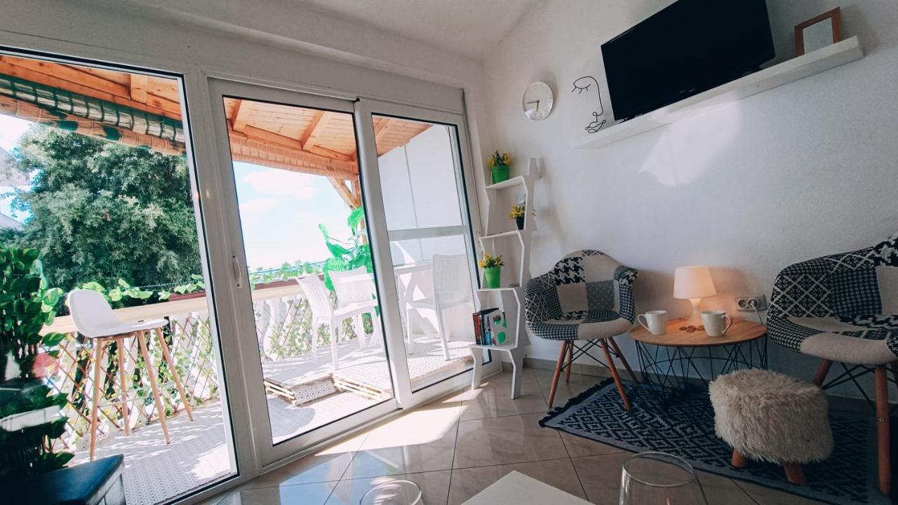 Beach Apartment With Beach Chairs N.1 Utjeha Exterior photo