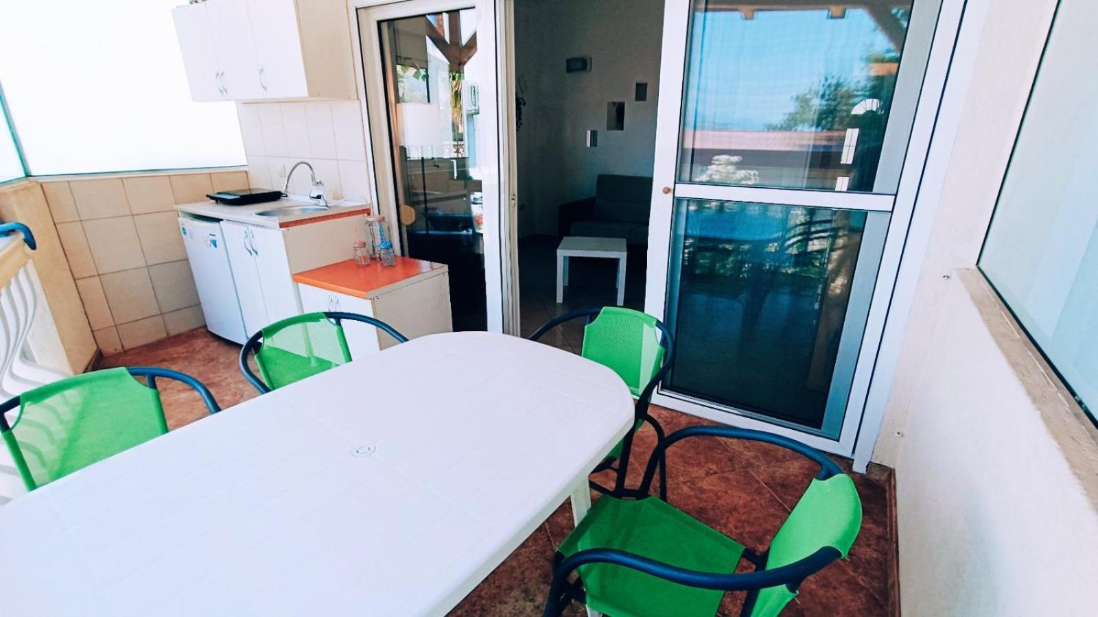 Beach Apartment With Beach Chairs N.1 Utjeha Room photo