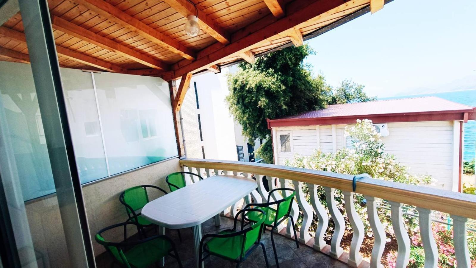 Beach Apartment With Beach Chairs N.1 Utjeha Room photo